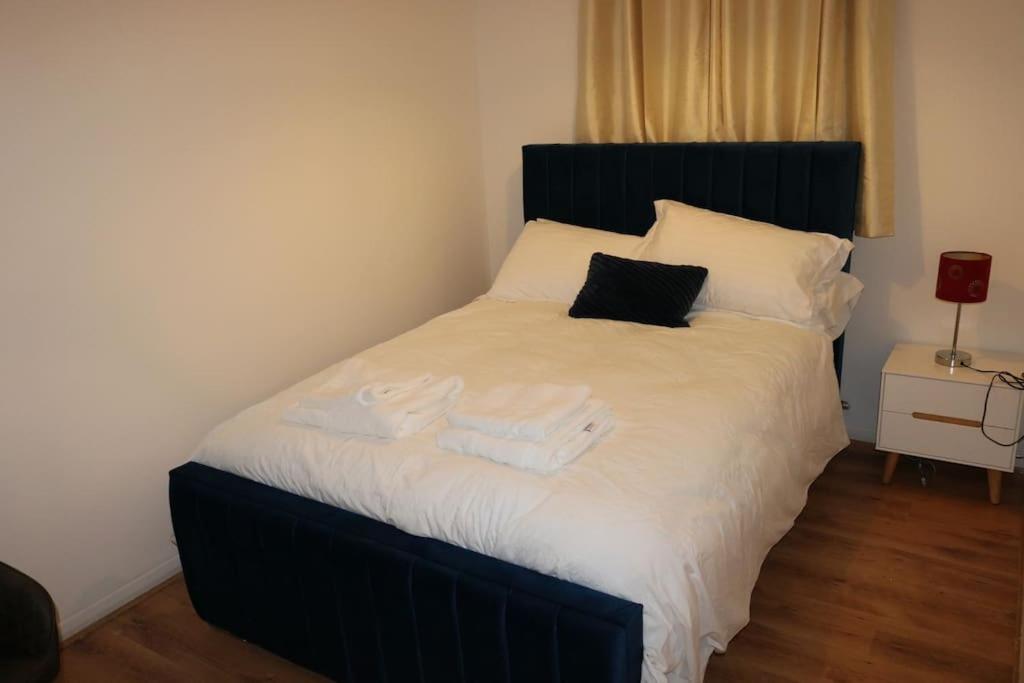 Entire -4 Bedrooms Detached House With Driveway نوتينغهام المظهر الخارجي الصورة